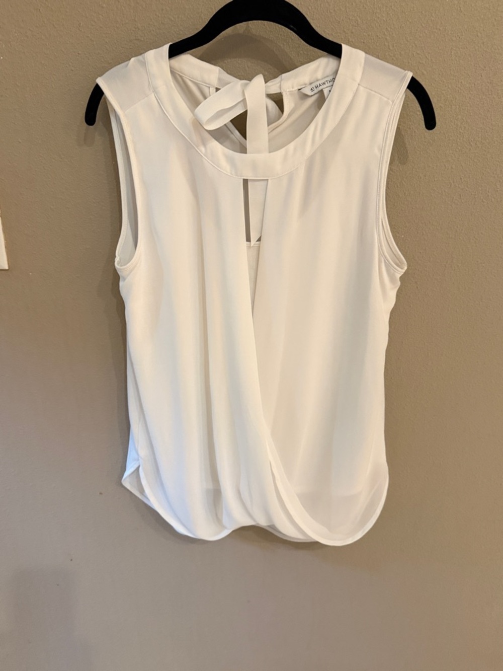 41 Hawthorn Sleeveless White Surplice Tie-Back Blouse